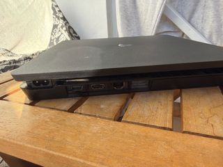 PS4 Slim 1TB Negra + 2 Mandos + 3 Juegos