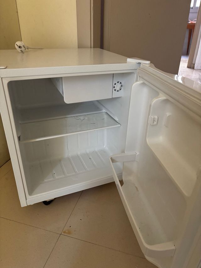 Frigorifero ausiliario quadrato 45x45 in buone condizioni