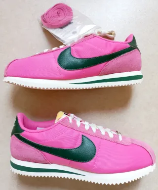Zapatillas Nike Cortez Rosa y Verde.