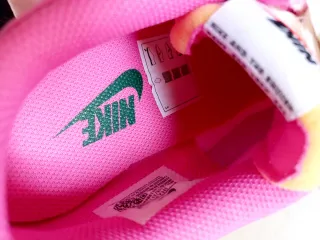Zapatillas Nike Cortez Rosa y Verde.