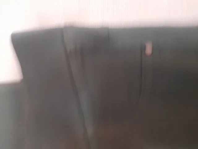 Pantalones elásticos verdes nuevos  sólo una vez.