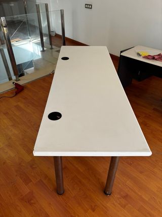 Escritorio alargado madera y metal