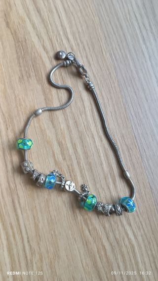 Collar Pandora con 13 abalorios