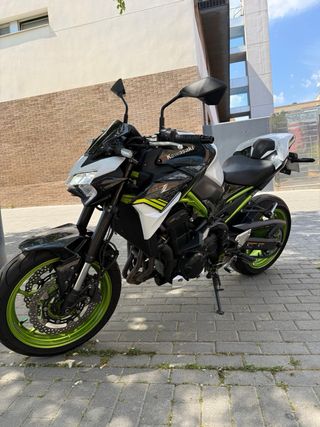 Kawasaki Z900 Blanca y Verde