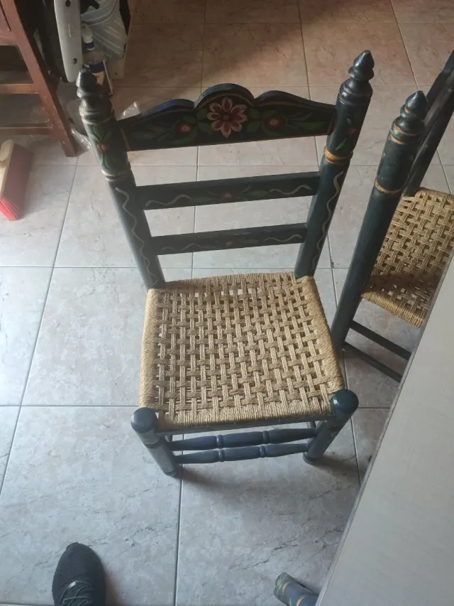 Mesa Sevillana Madera con sus cuatro sillas