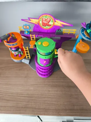 Superzings Guarida con 2 Figuras y Trampas