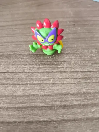 Superzings Guarida con 2 Figuras y Trampas