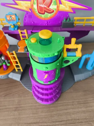 Superzings Guarida con 2 Figuras y Trampas