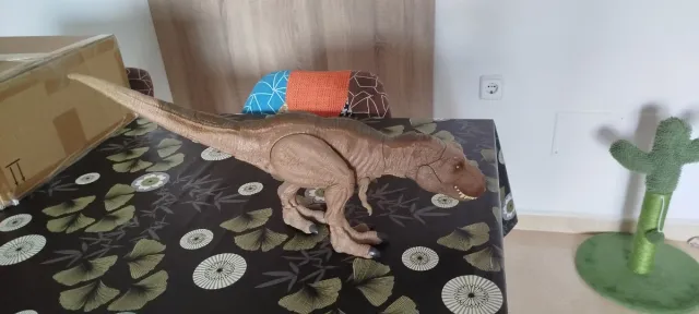 T-Rex Jurassic World Interactivo