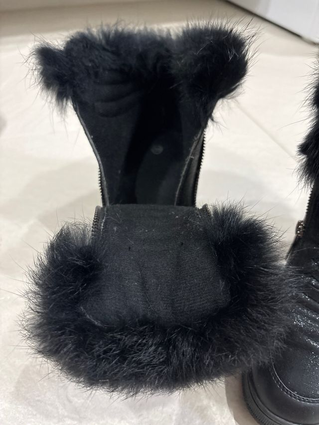 Botas negras con cuña y pelo