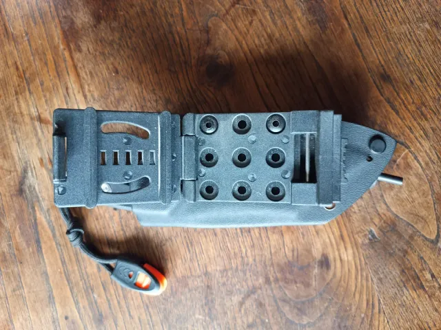 Cuchillo de camping multiusos