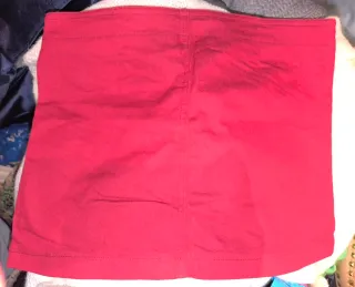 Bershka. Minifalda Roja Vaquera