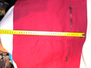 Bershka. Minifalda Roja Vaquera