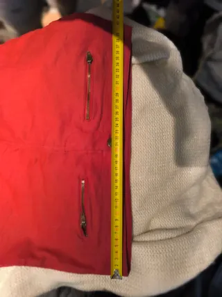 Bershka. Minifalda Roja Vaquera