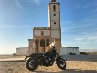 Moto Custom Negra cfmoto 450cc