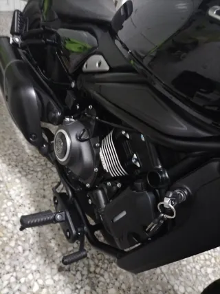 Moto Custom Negra cfmoto 450cc