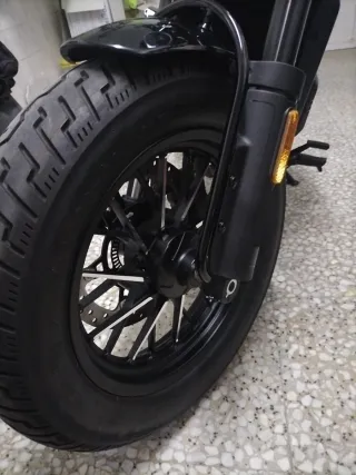 Moto Custom Negra cfmoto 450cc