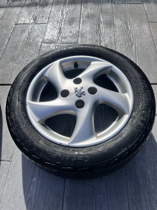 Llantas Peugeot 206 GTI con neumáticos
