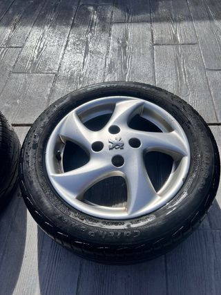 Llantas Peugeot 206 GTI con neumáticos
