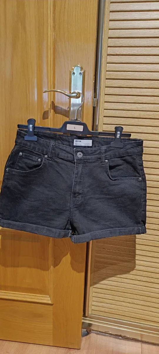 Pantalón corto vaquero negro