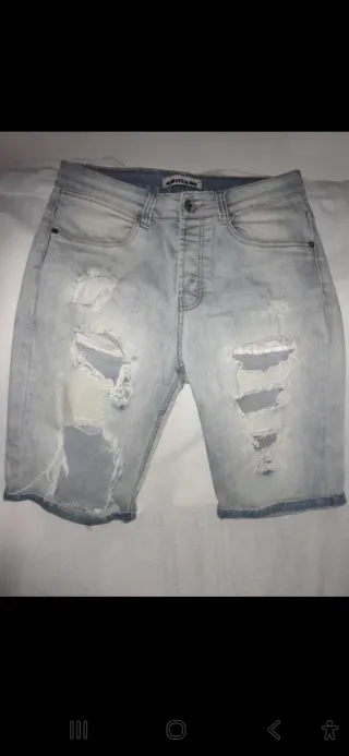 Jens corti uomo strappati