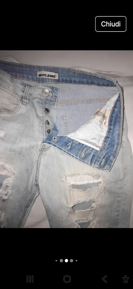 Jens corti uomo strappati