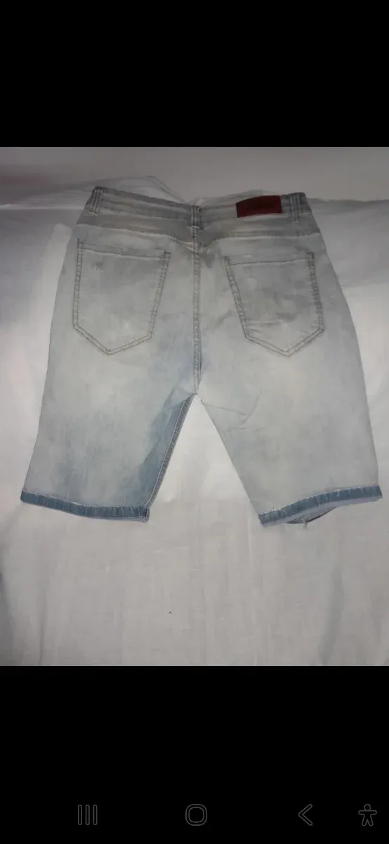 Jens corti uomo strappati