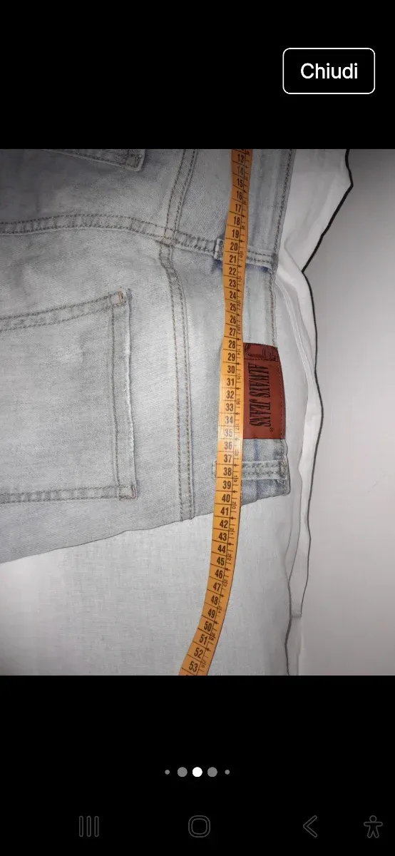 Jens corti uomo strappati