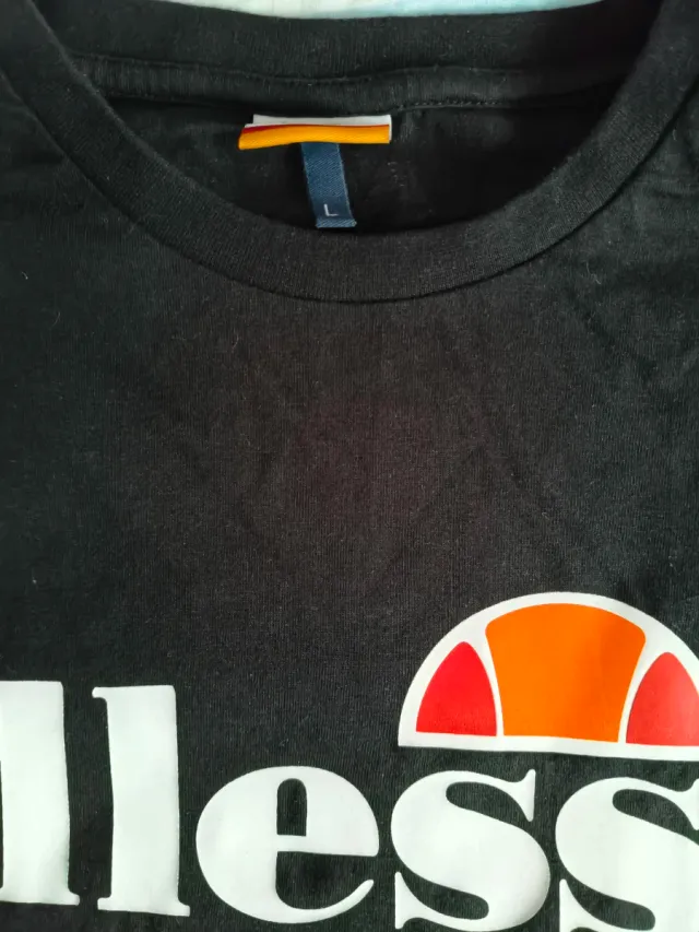 Camiseta manga larga Ellesse negra
