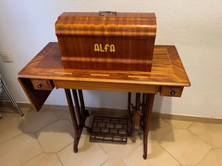 Máquina de coser Alfa vintage