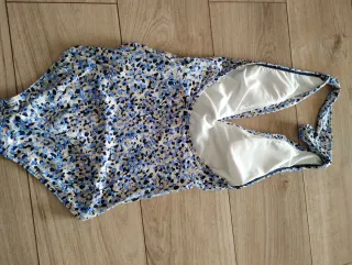 Pack de Bañador Michael Kors y sandalias Zara