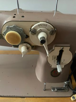 Máquina de coser Singer antigua