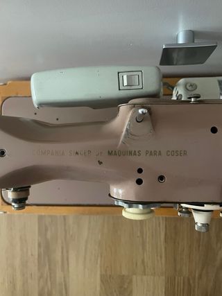 Máquina de coser Singer antigua