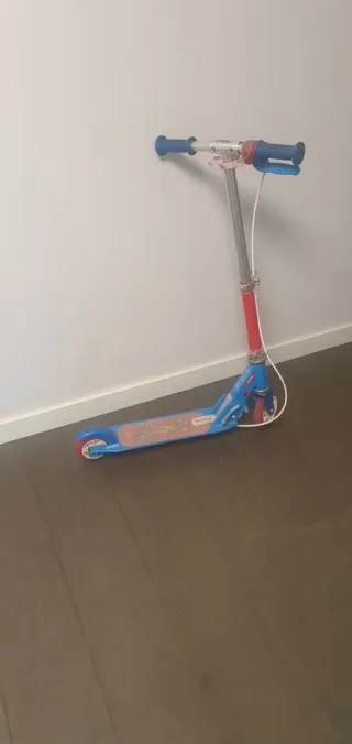 Patinete Oxelo azul y rojo