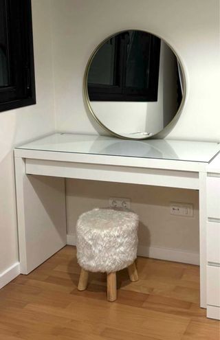 Tocador IKEA blanco y cristal MALM