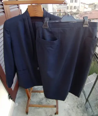 Tailleur giacca e gonna longuette blu marino