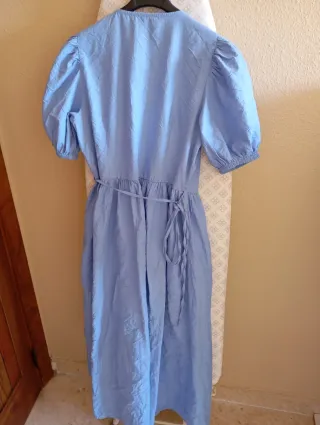 Vestido azul cruzado manga abullonada
