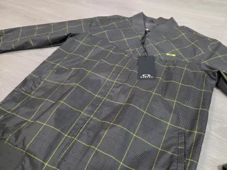 Chaqueta Oakley Cuadros Gris Verde talla M bomber