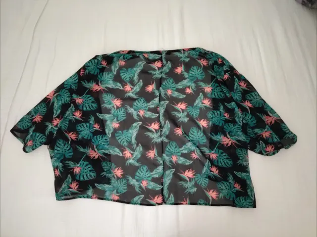 Blusa kimono estampado tropical