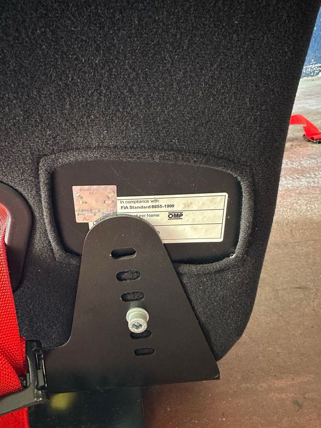 Sedili da competizione OMP con imbracature