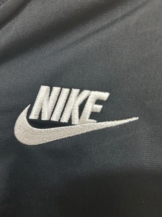 Conjunto deportivo Nike negro