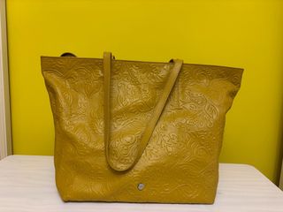 Bolso Piel Gloria Ortiz Dorado Grabado