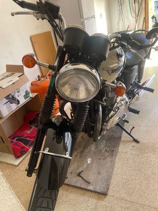 Triumph Bonneville T100 2008 Negra/Blanca