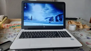 Ordenador portátil en prefecto estado