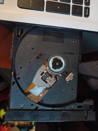 Ordenador portátil en prefecto estado