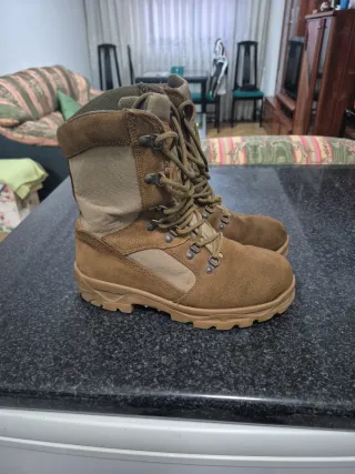 Botas militares de senderismo