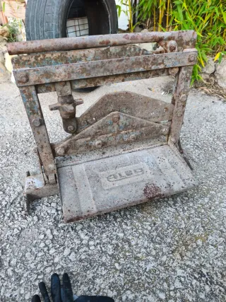 Guillotina para corte de terrazo CT-40