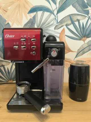 Cafetera Oster y Molinillo KYG