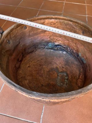 Caldero antiguo de cobre
