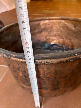 Caldero antiguo de cobre